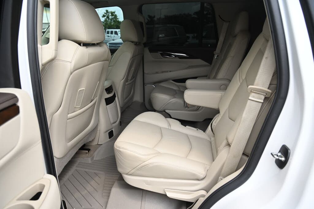 2017 Cadillac Escalade Luxury RWD – Premium SUV with V8 Power