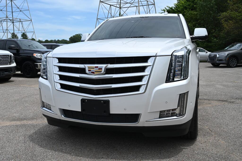 2017 Cadillac Escalade Luxury RWD – Premium SUV with V8 Power