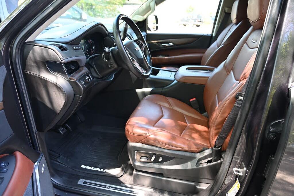 2017 Cadillac Escalade Luxury RWD SUV– Powerful 6.2L V8 Performance