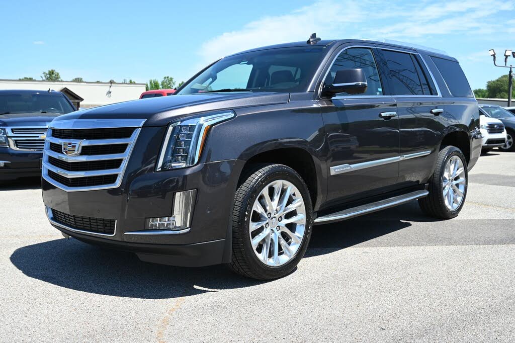 2017 Cadillac Escalade Luxury RWD SUV– Powerful 6.2L V8 Performance
