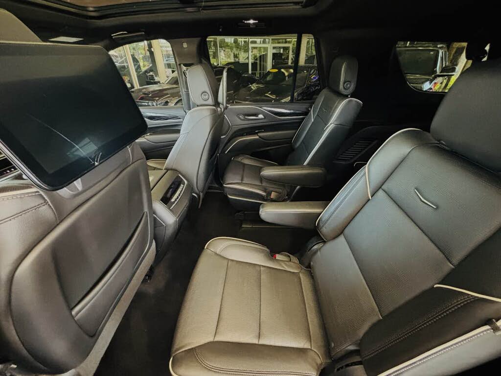 2023 Cadillac Escalade Sport 4WD – Premium SUV