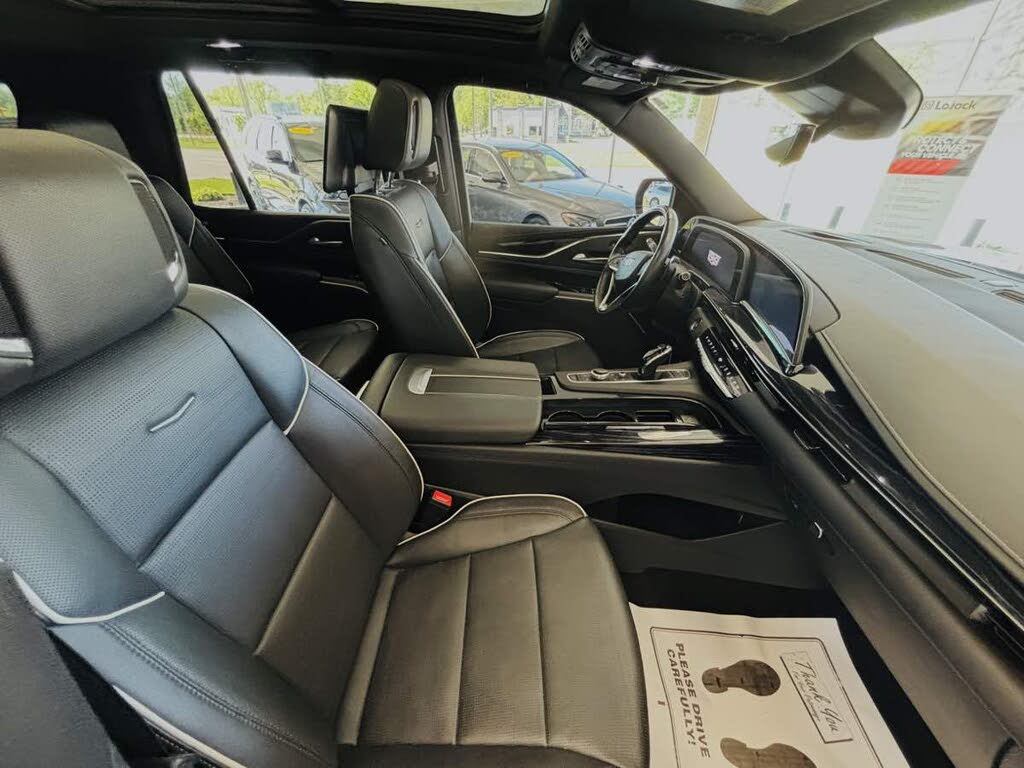 2023 Cadillac Escalade Sport 4WD – Premium SUV
