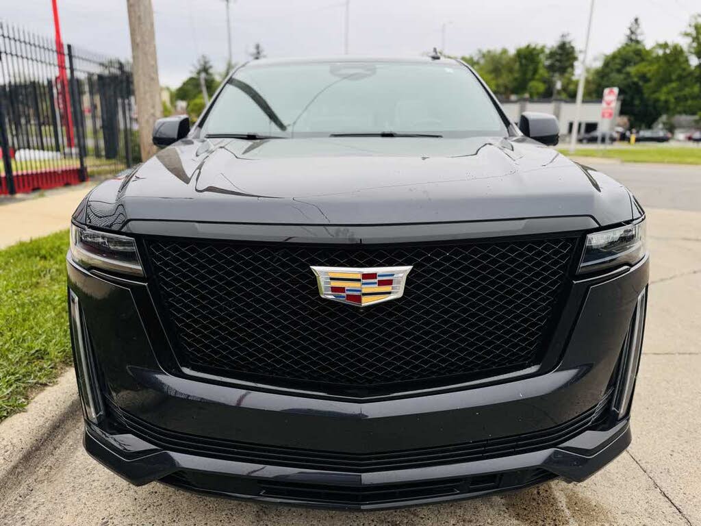 2023 Cadillac Escalade Sport 4WD – Luxury SUV with V8 Power