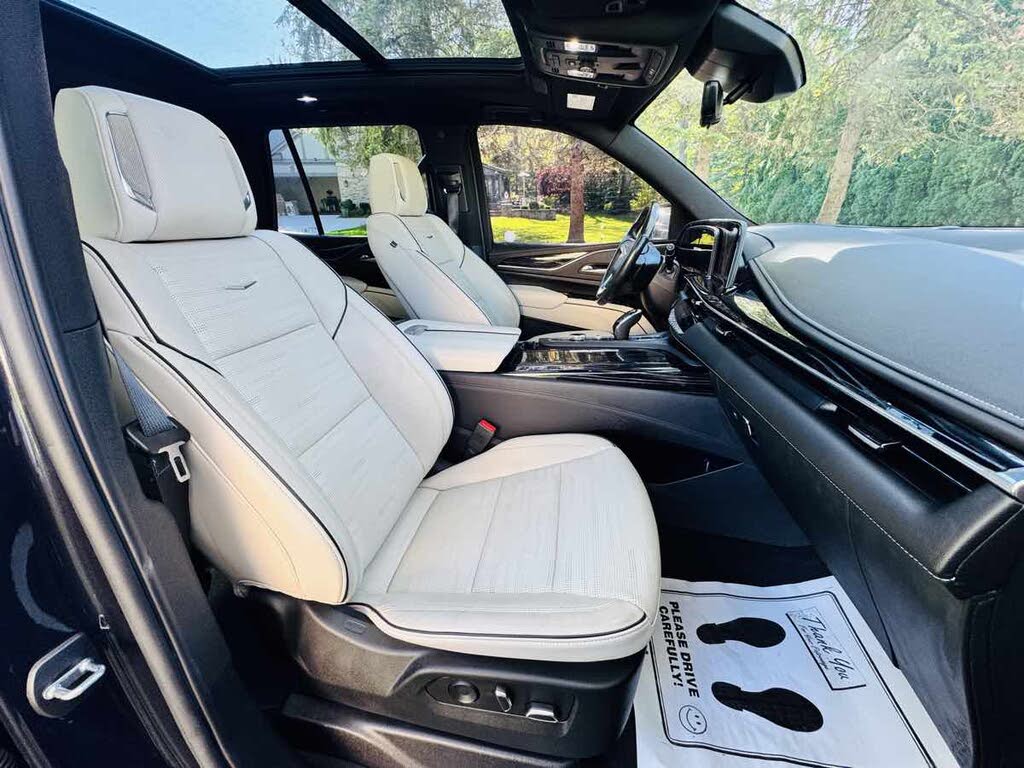 2023 Cadillac Escalade Sport 4WD – Luxury SUV with V8 Power