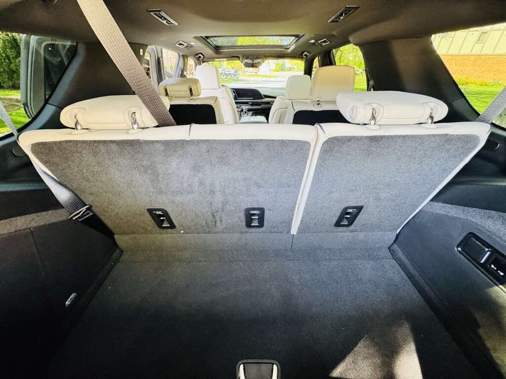 2023 Cadillac Escalade Sport 4WD – Luxury SUV with V8 Power