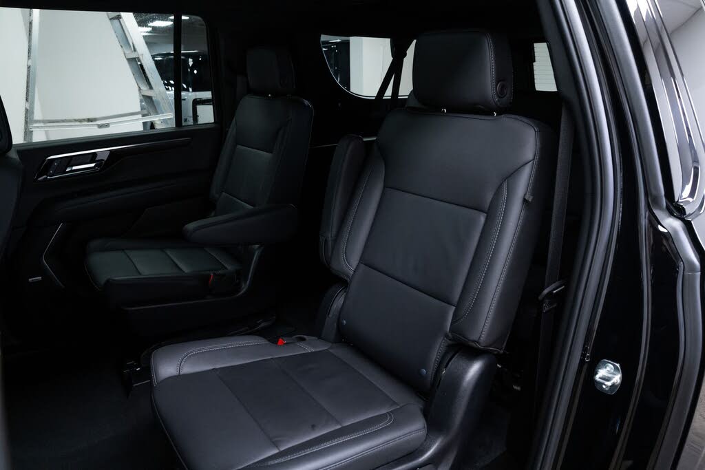 2025 Chevrolet Suburban Z71 4WD – Diesel Performance SUV