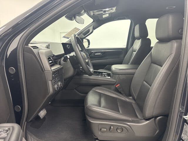 2025 Chevrolet Suburban LT 4WD – Full-Size SUV Excellence
