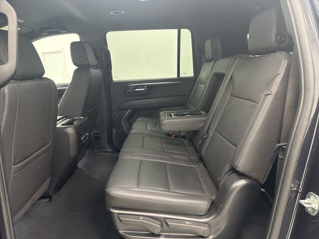 2025 Chevrolet Suburban LT 4WD – Full-Size SUV Excellence
