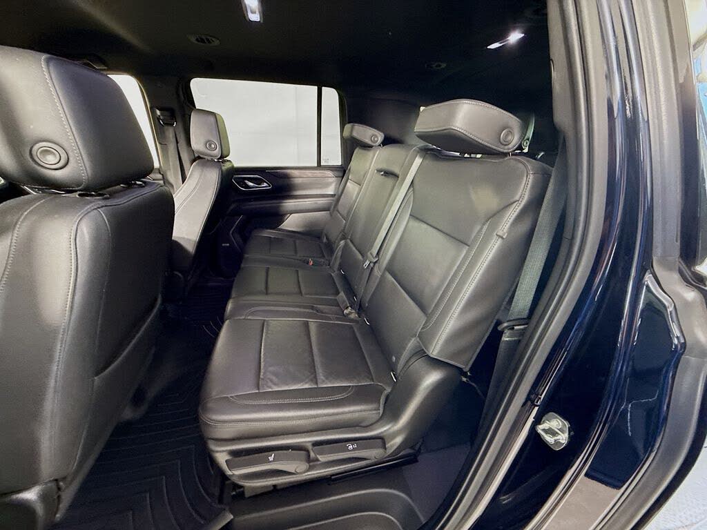 2021 Chevrolet Suburban LT 4WD – V8 Power & Spacious SUV