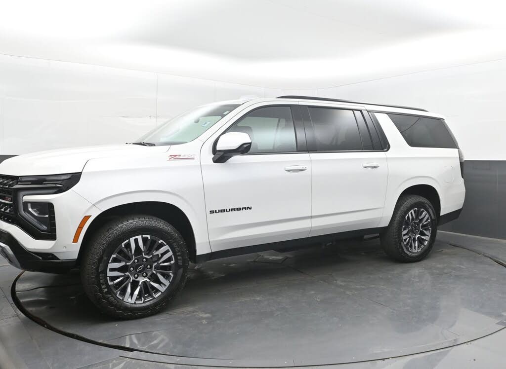2025 Chevrolet Suburban Z71 4WD for Sale – Low Mileage SUV