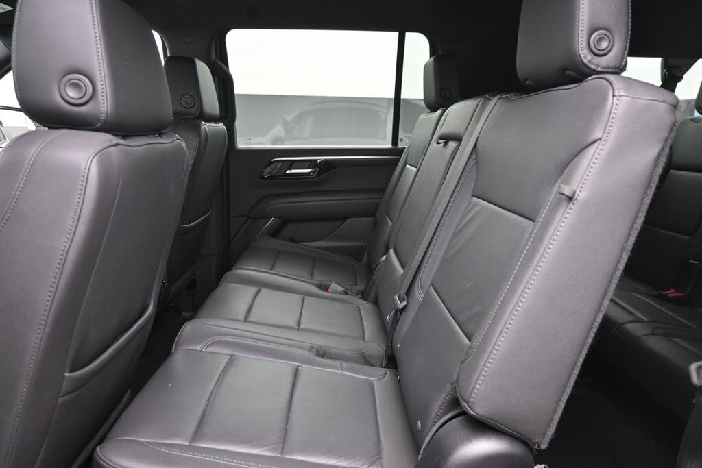2025 Chevrolet Suburban Z71 4WD for Sale – Low Mileage SUV