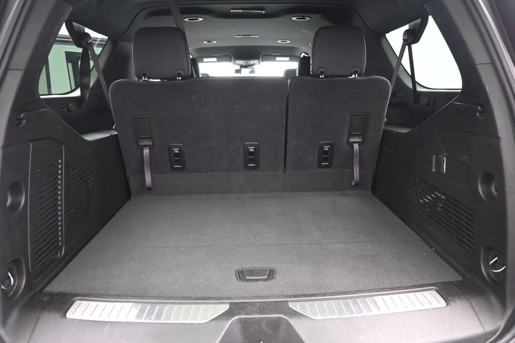 2025 Chevrolet Suburban Z71 4WD for Sale – Low Mileage SUV