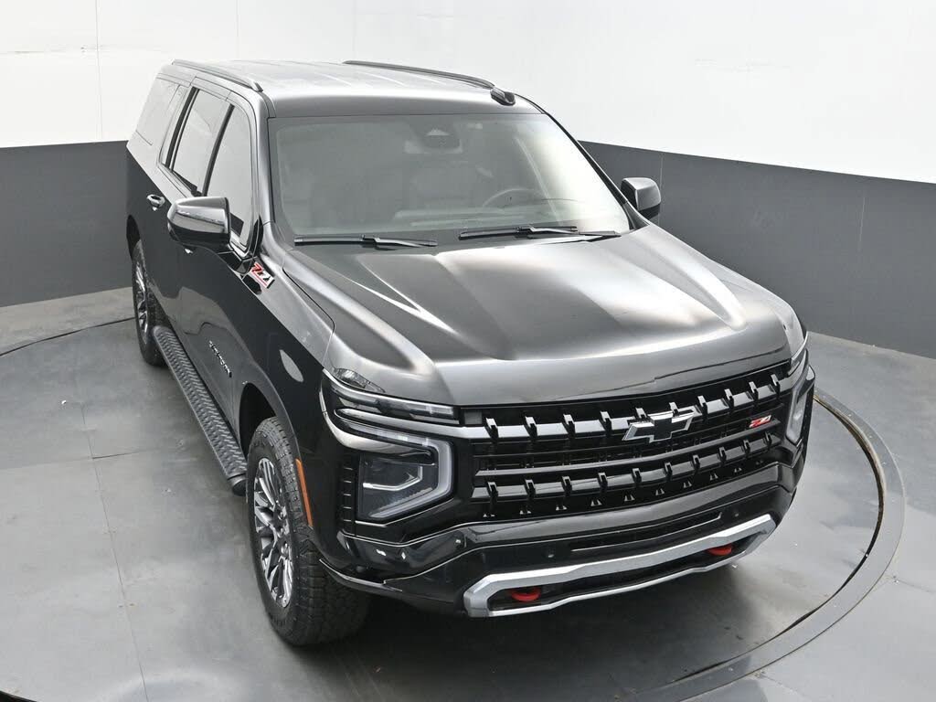Spacious SUV : 2025 Chevrolet Suburban Z71 4WD
