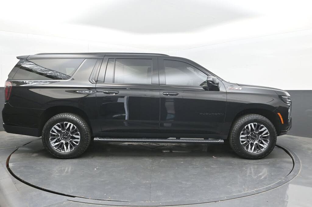 Spacious SUV : 2025 Chevrolet Suburban Z71 4WD