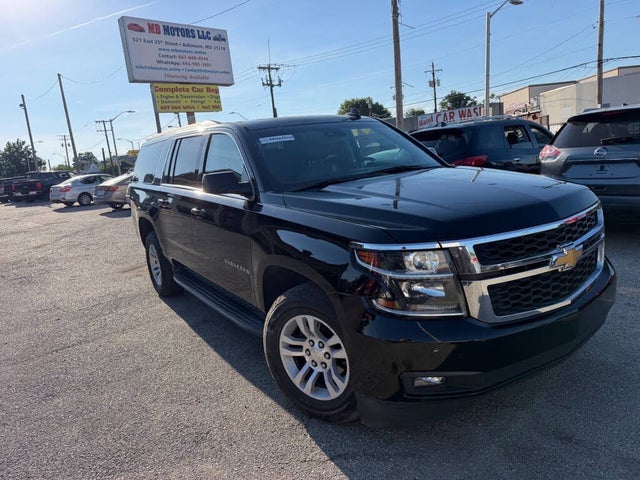 Luxury 2017 Chevrolet Suburban SUV with 5.3L V8 Engine