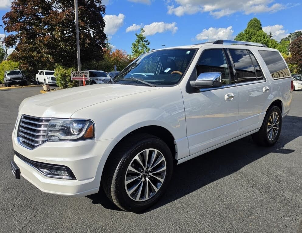 2016 Lincoln Navigator Select RWD