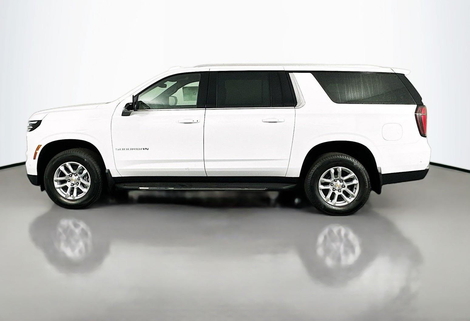 New 2026 Chevrolet Suburban LS 4WD – V8 Performance SUV