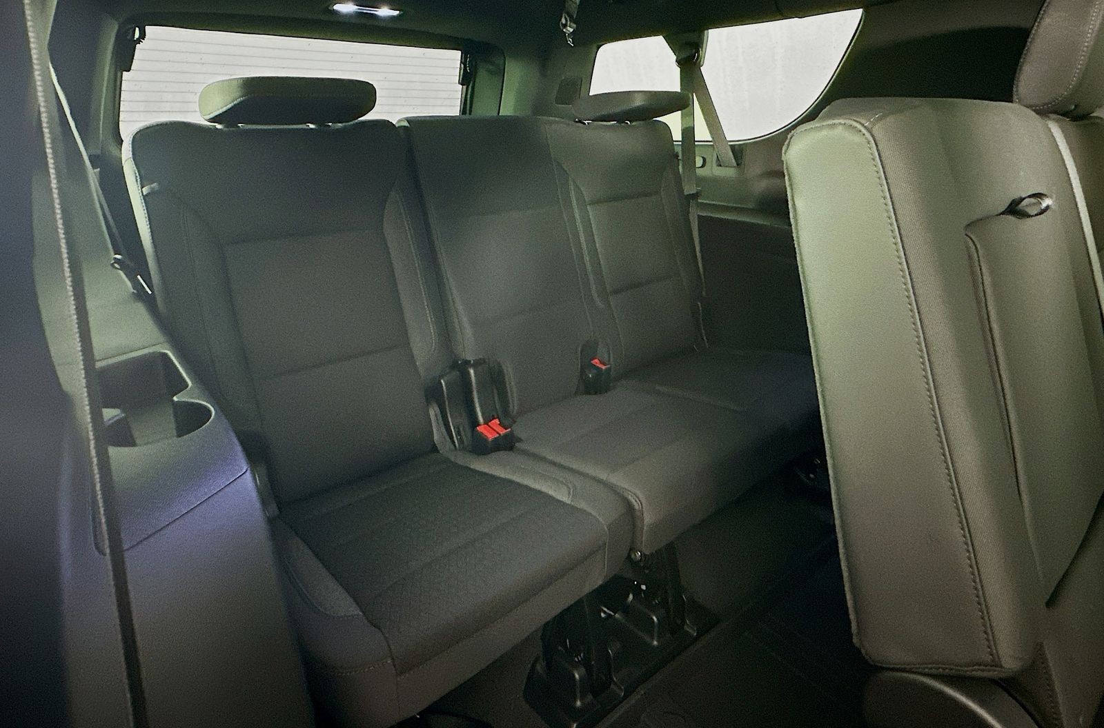 New 2026 Chevrolet Suburban LS 4WD – V8 Performance SUV
