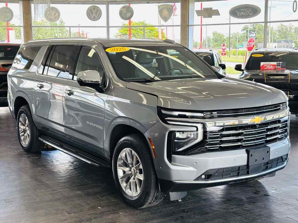 2025 Chevrolet Suburban Premier 4WD – Premium SUV