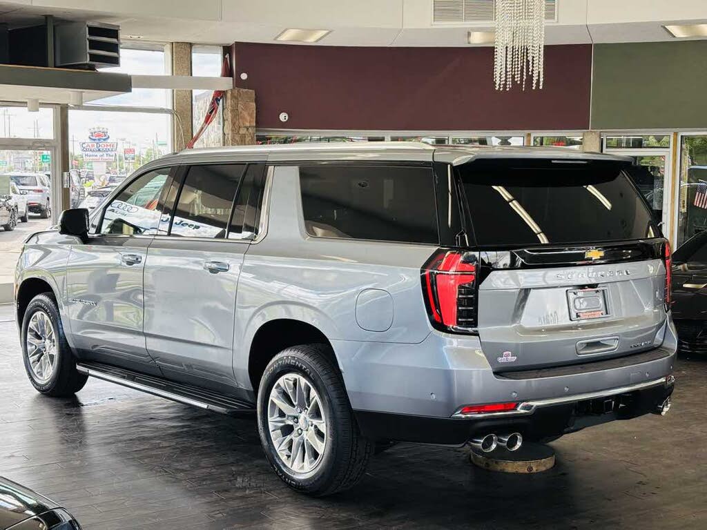 2025 Chevrolet Suburban Premier 4WD – Premium SUV