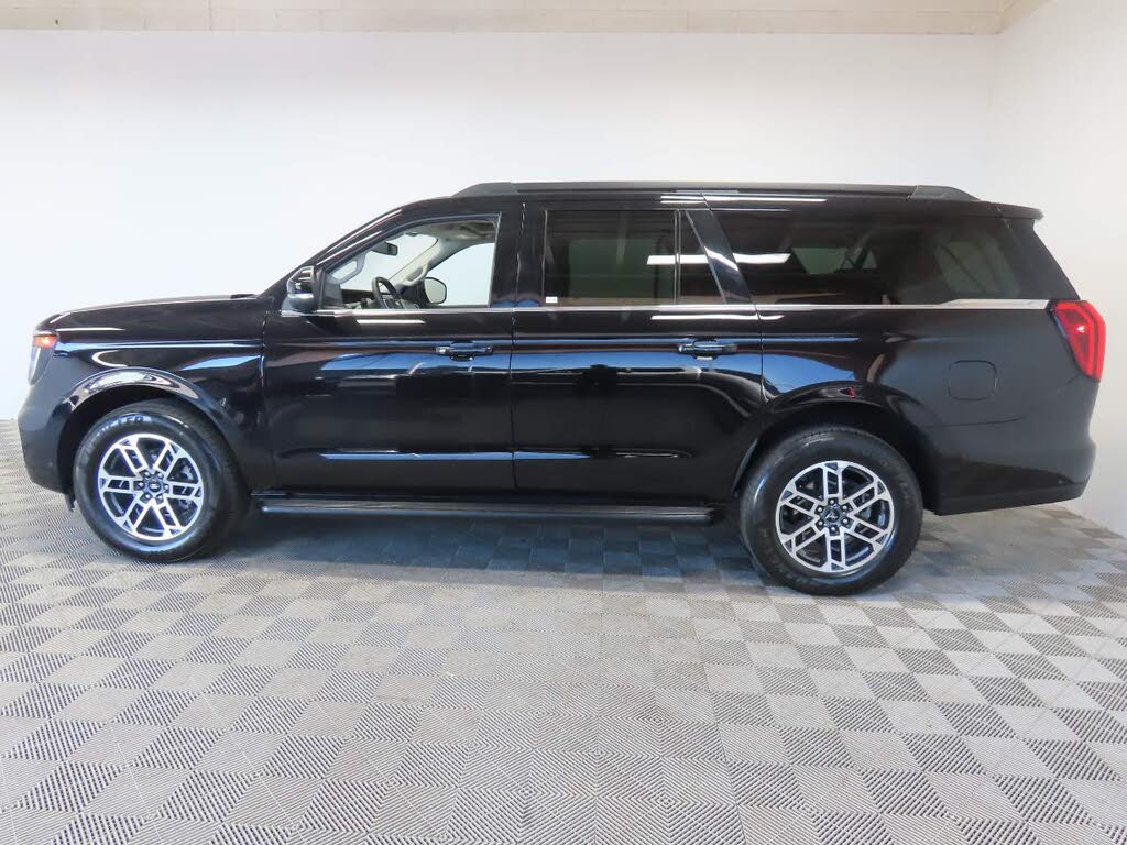 2025 Ford Expedition MAX Active RWD