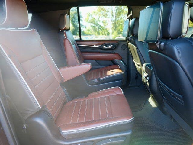 2023 GMC Yukon XL Denali Ultimate 4WD – Luxury SUV