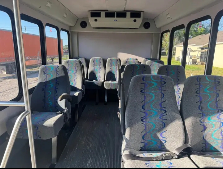 2012 Ford E-450 Shuttle Bus