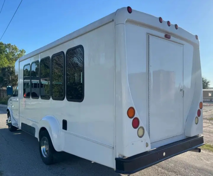 2012 Ford E-450 Shuttle Bus