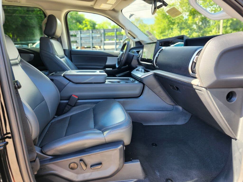 2025 Ford Expedition Active RWD