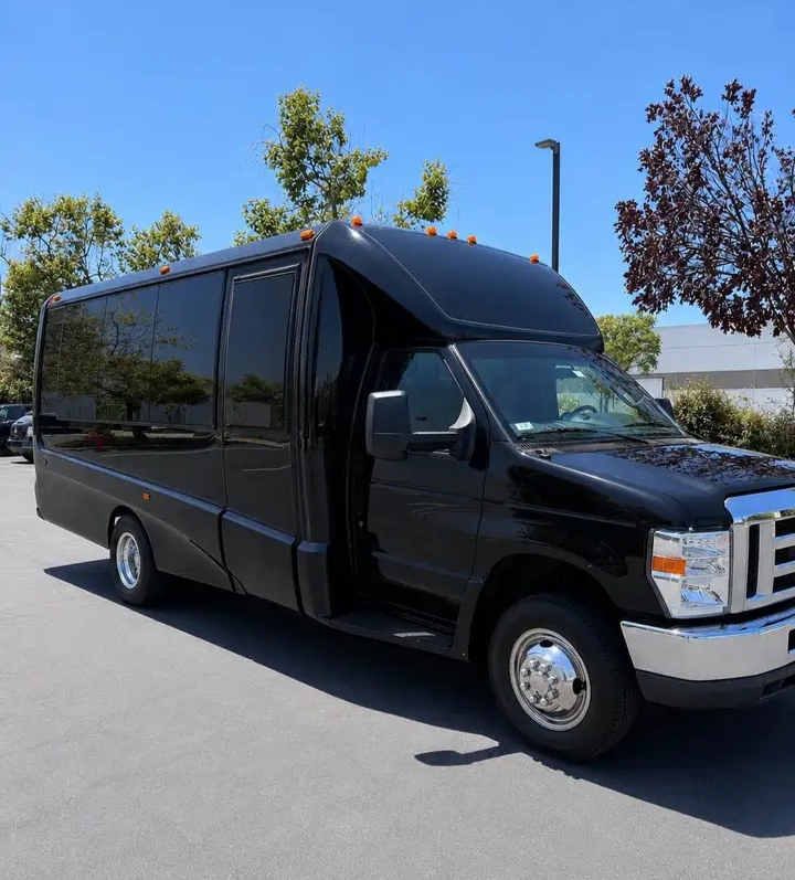 2018 Ford E-450 Shuttle Bus