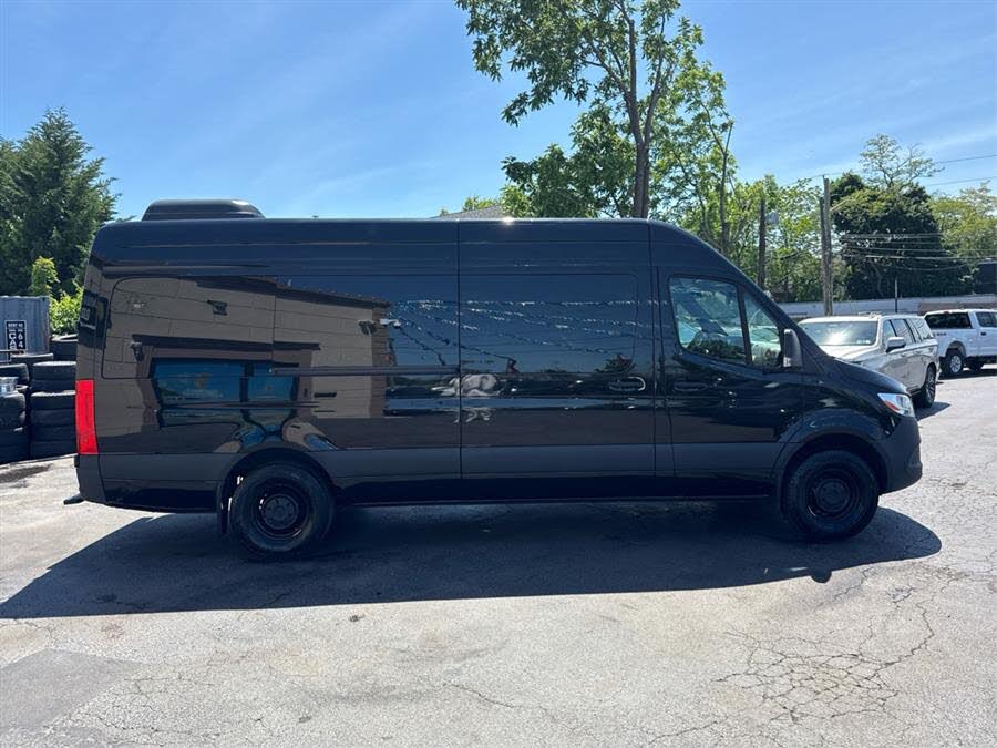 2024 Mercedes-Benz Sprinter 2500 – Spacious Passenger Van