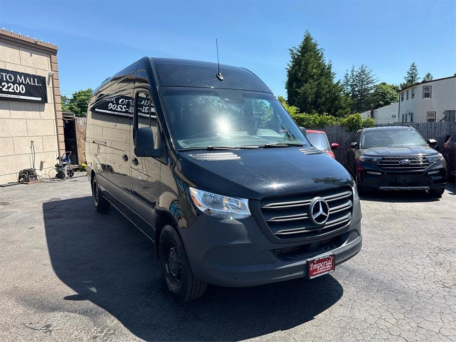 2024 Mercedes-Benz Sprinter 2500 – Spacious Passenger Van