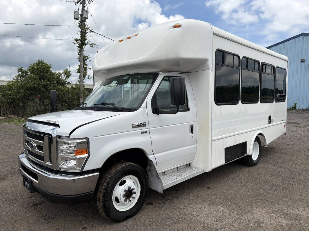 2018 Ford E-Series E-350 RWD Shuttle Bus with 6.2L V8 Engine