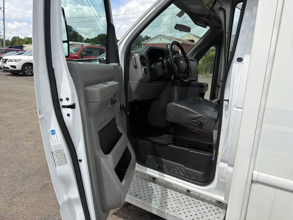 2018 Ford E-Series E-350 RWD Shuttle Bus with 6.2L V8 Engine