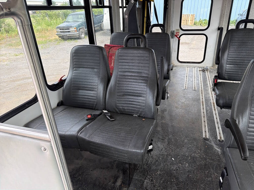 2018 Ford E-Series E-350 RWD Shuttle Bus with 6.2L V8 Engine