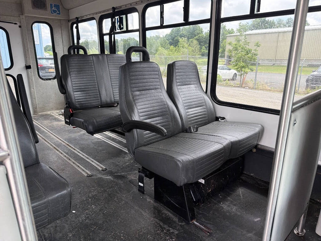 2018 Ford E-Series E-350 RWD Shuttle Bus with 6.2L V8 Engine