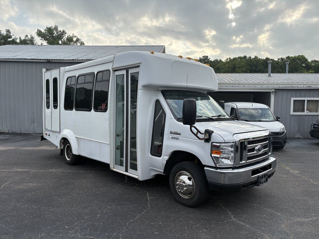 2019 Ford E-Series E-350 Cutaway RWD Shuttle Bus with 6.8L V10