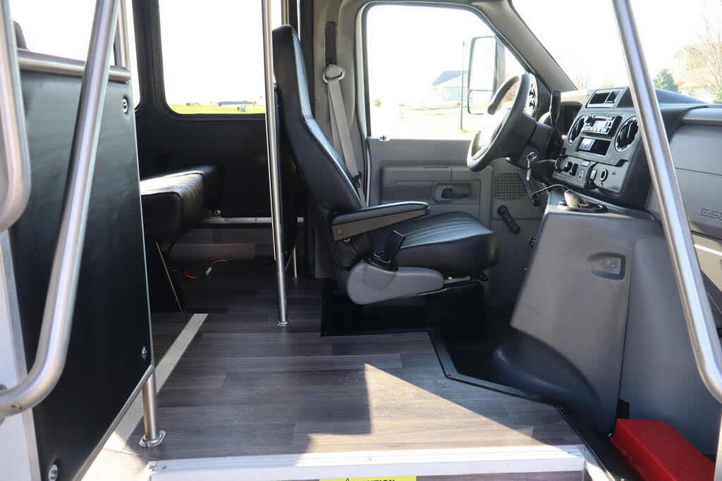 Reliable 2023 Ford E-450 Super Duty Shuttle Bus with V8 Power