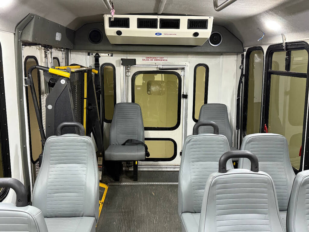 Reliable 2016 Ford E-350 Super Duty Shuttle Bus