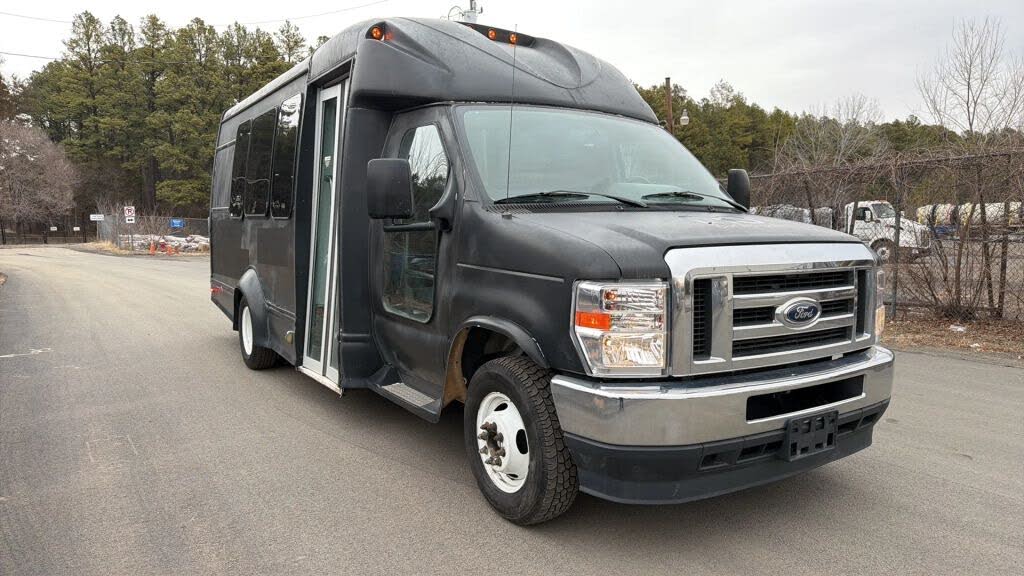 2022 Ford E-Series Chassis E-350 SD Cutaway RWD