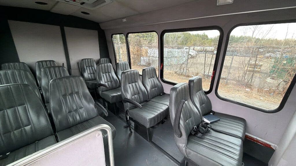 2022 Ford E-Series Chassis E-350 SD Cutaway RWD