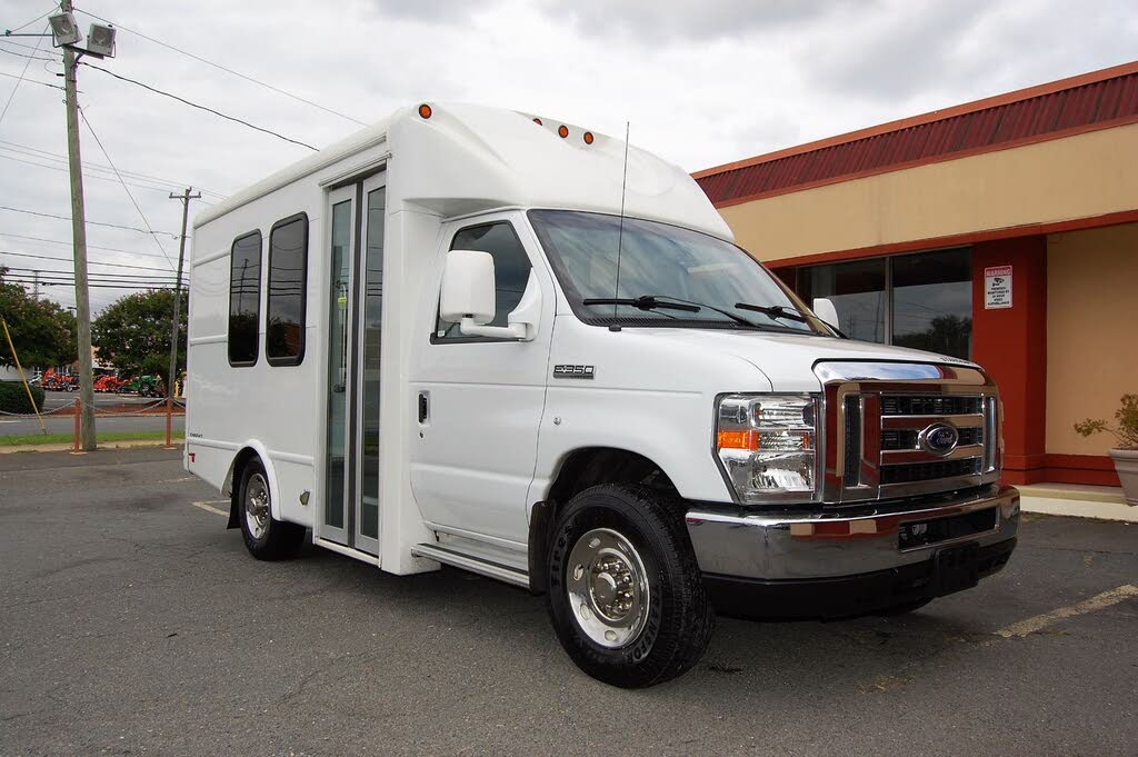 Reliable 2018 Ford E-Series E-350 Super Duty 138 RWD Shuttle Bus