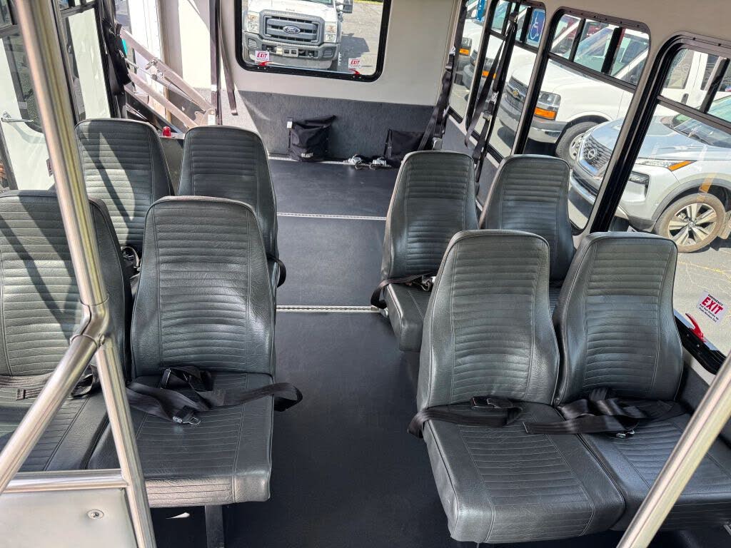 2021 Ford E-350 SD Shuttle Bus – Reliable Fleet Vehicle