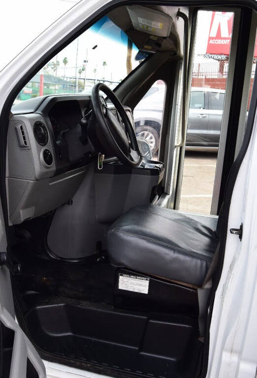 2017 Ford E-Series Chassis E-350 Super Duty 138 Cutaway