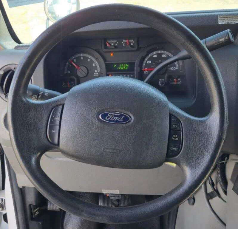 2015 Ford E-350 Super Duty Cutaway RWD