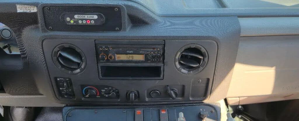 2015 Ford E-350 Super Duty Cutaway RWD