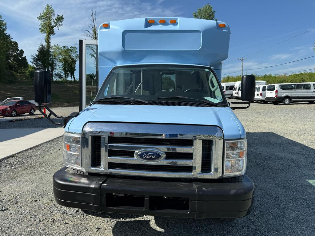 2017 Ford E-350 Chassis Shuttle Bus – Powerful V10 Performance