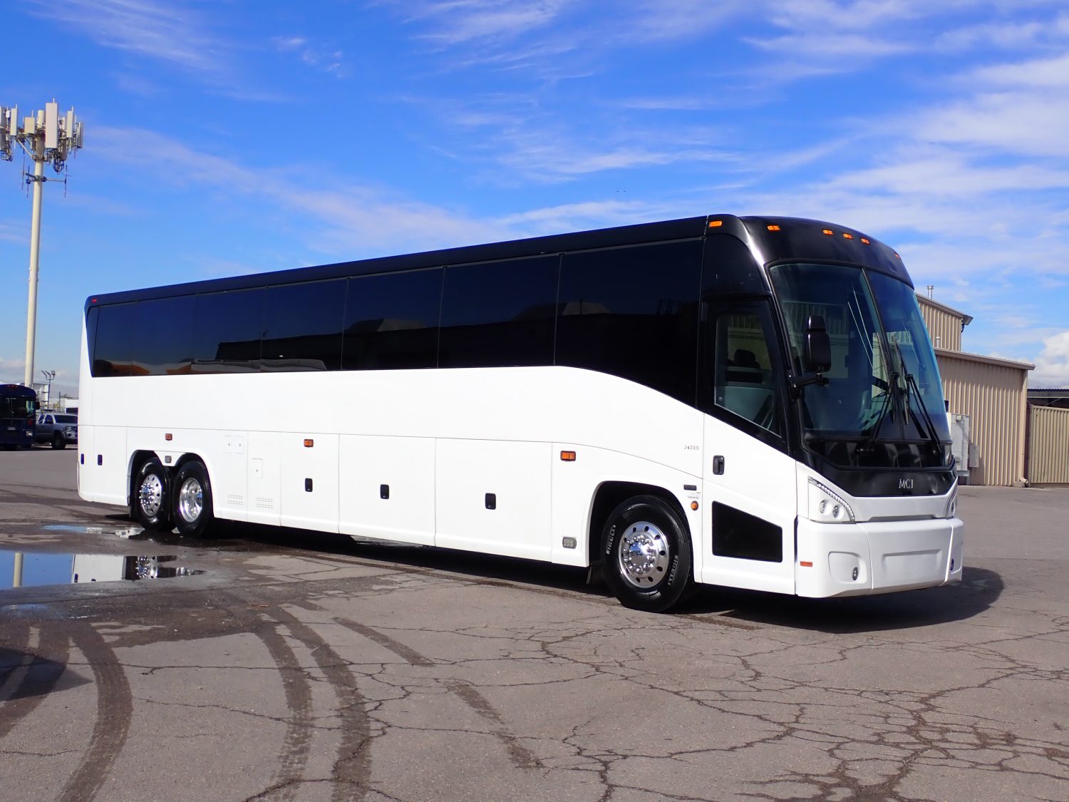 2016 MCI J4500 Highway Coach