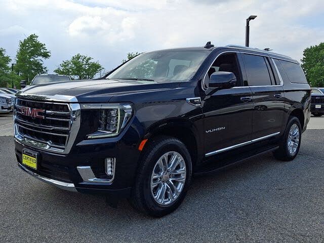 Spacious 2023 GMC Yukon XL SLT 4WD SUV