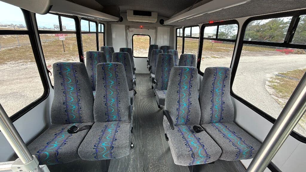 2015 Ford E-Series Chassis E-350 Super Duty 158 DRW Cutaway RWD
